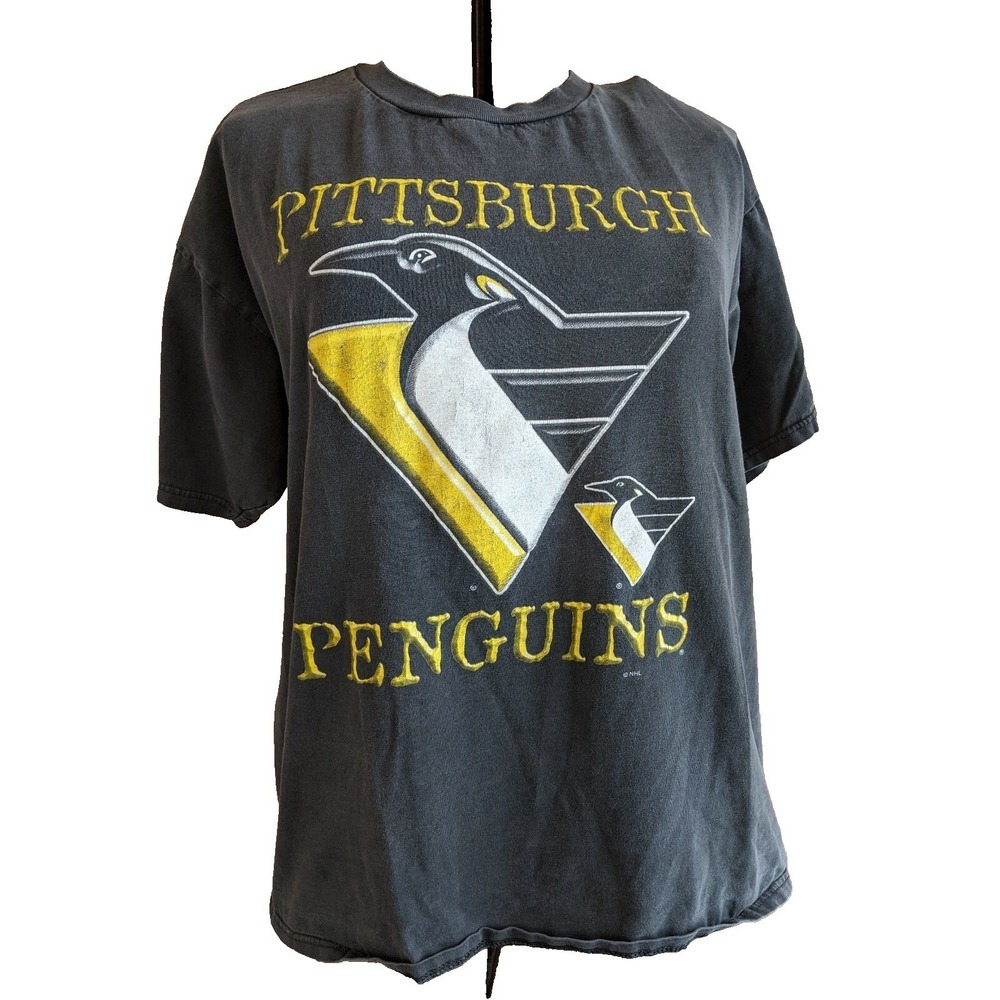 Mens Vintage Old Logo Athletic Penguins Hockey Size XL T-Shirt Black Cygnus